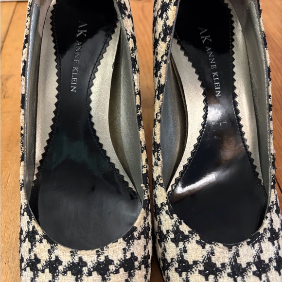 Anne Klein Women’s Pumps Fabric Black White Like Houndstooth Style S. 7.5 M - Picture 3 of 13